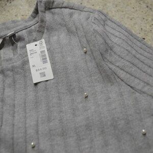 Long sleeve sweater with pearls  XL